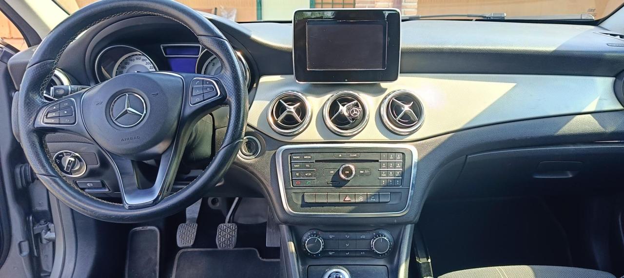 Mercedes GLA 200 d (cdi) Premium