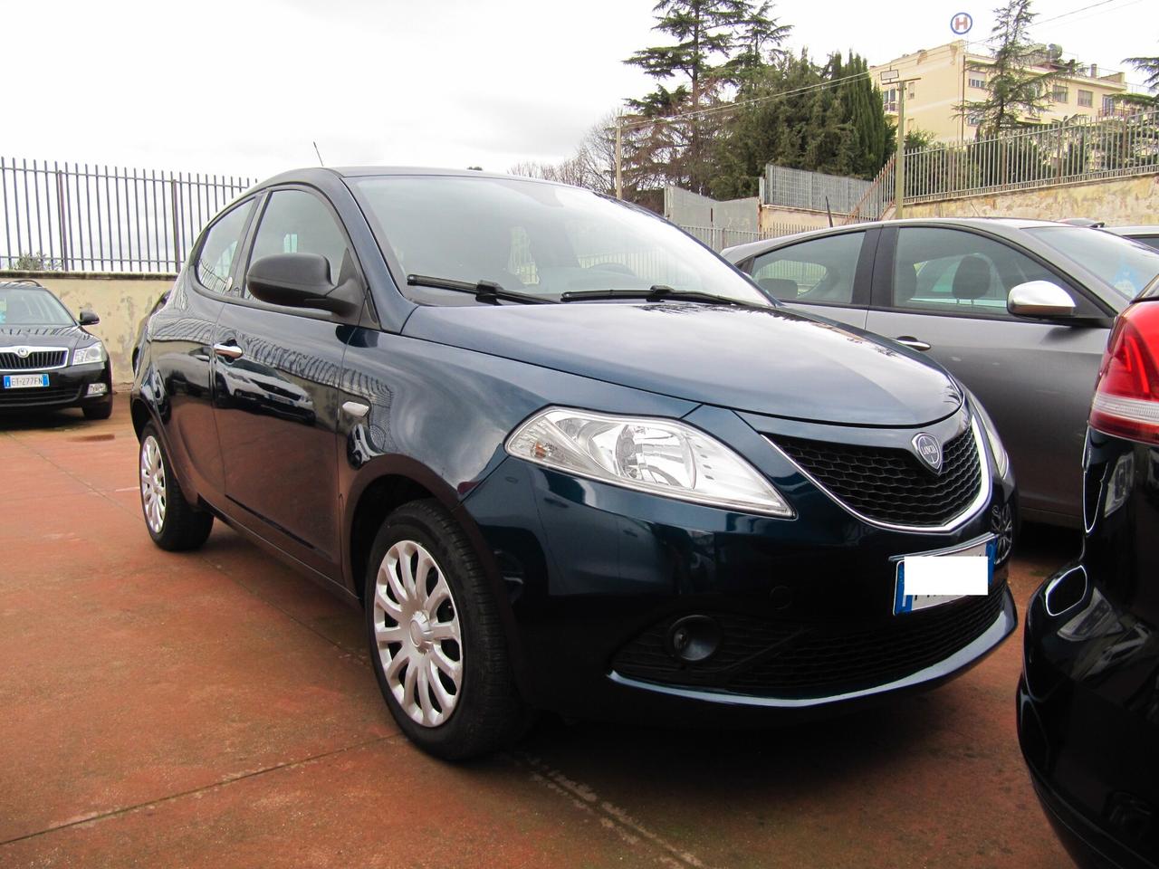 Lancia Ypsilon 1.2 69 CV 5 porte GPL Ecochic Silver