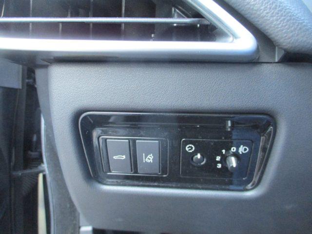 JAGUAR XE 2.0 D Turbo Pure Navi/Frenata/SensoriPark