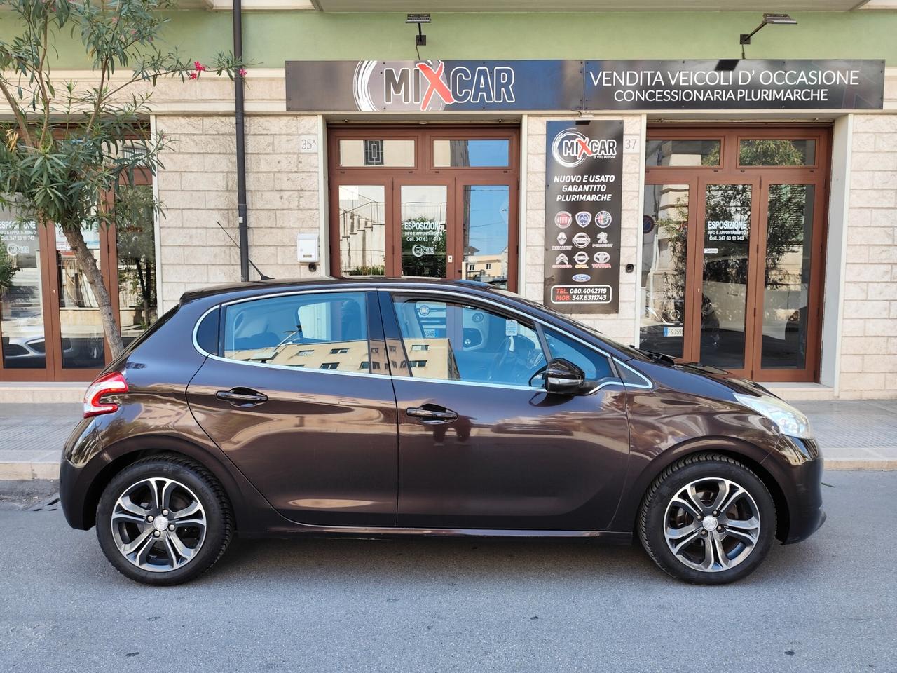 Peugeot 208 1.4 HDi 68CV ALLURE NAVI