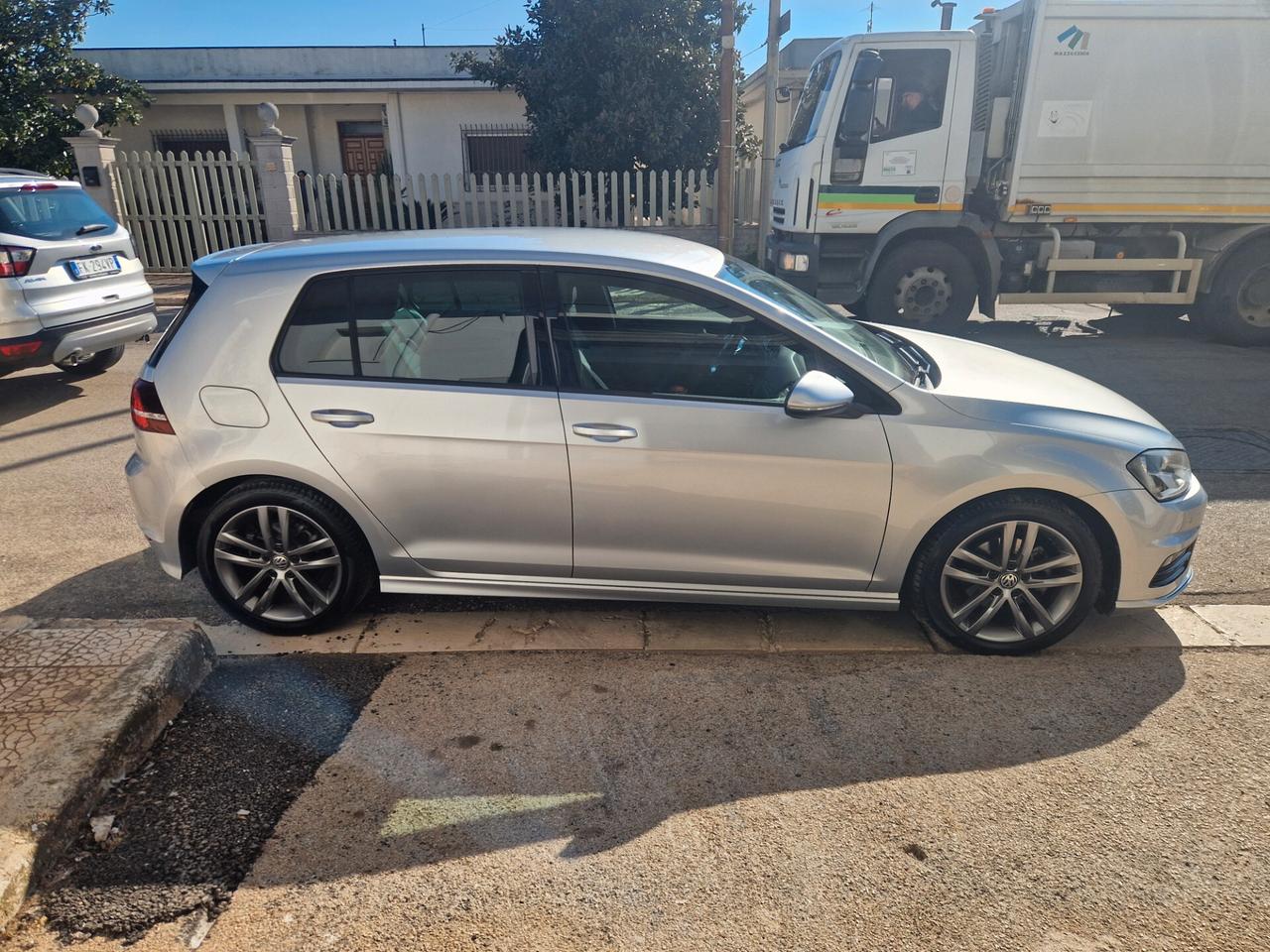 Volkswagen Golf 1.6 TDI 110 CV 5p. Sport R-LINE