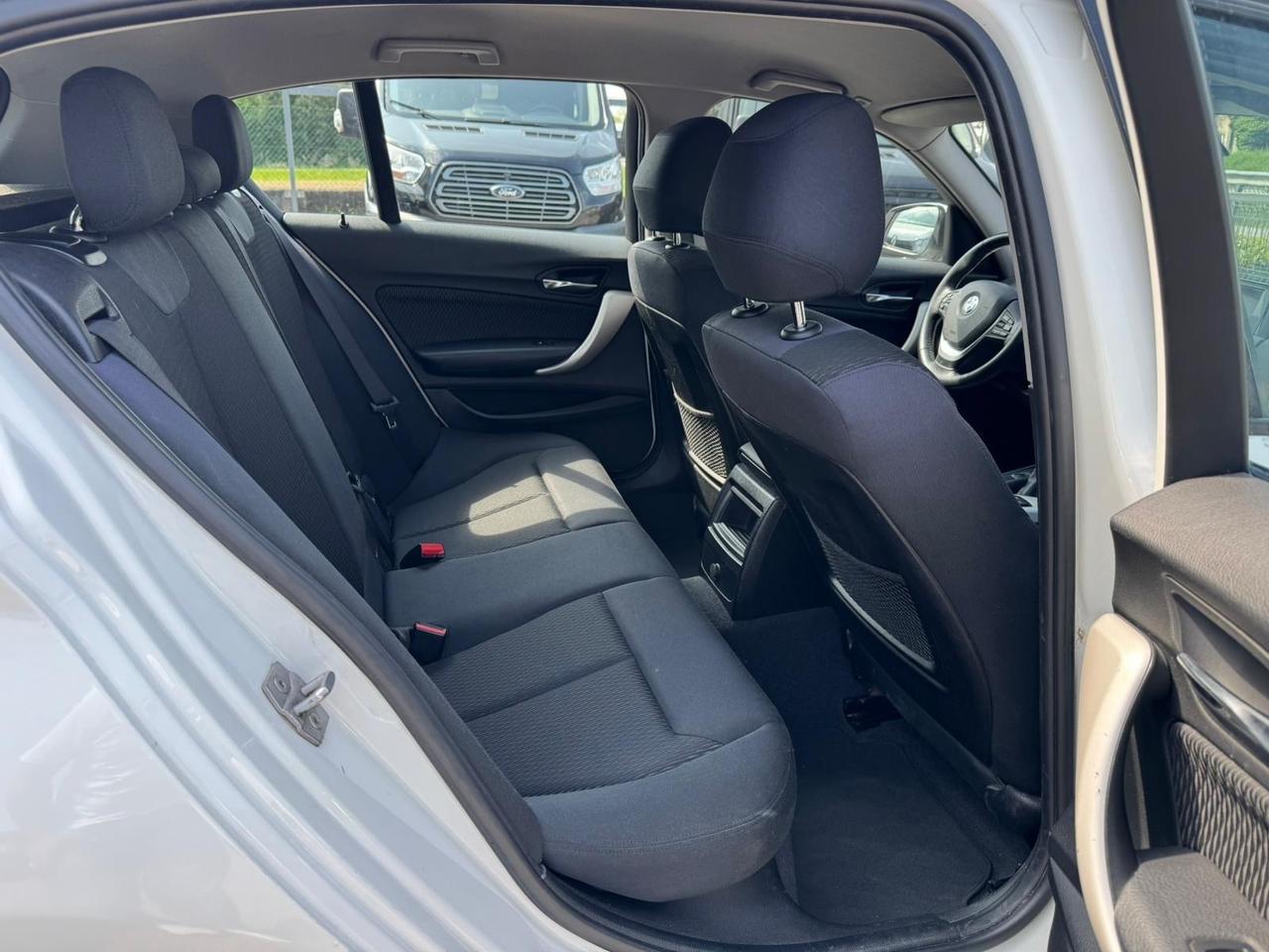 Bmw 116 116i 5p. Urban