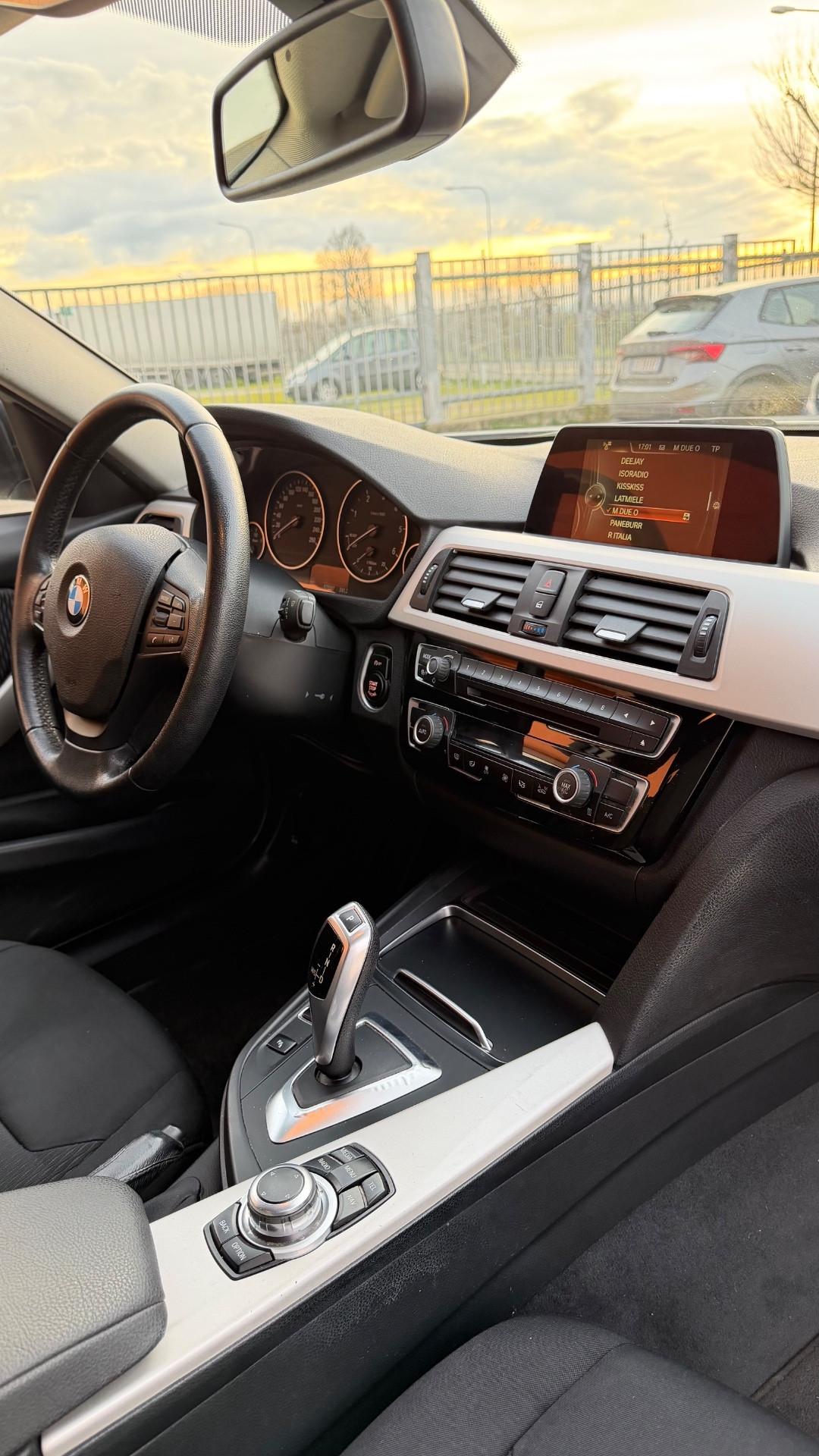 Bmw 320d xDrive Touring Sport