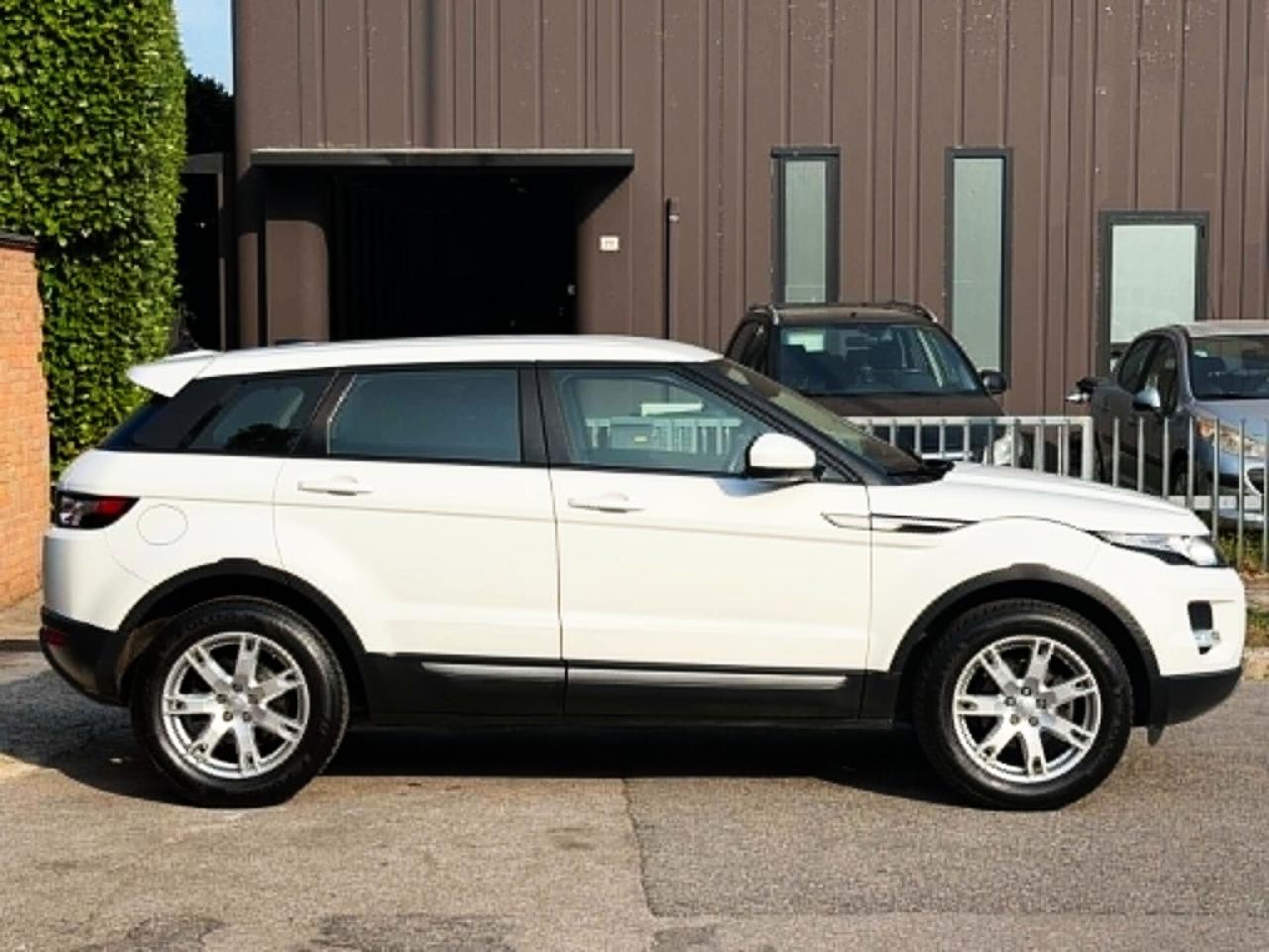 RANGE ROVER EVOQUE 2.2D aut- 149.000km-FULL-2015-GARANZIA