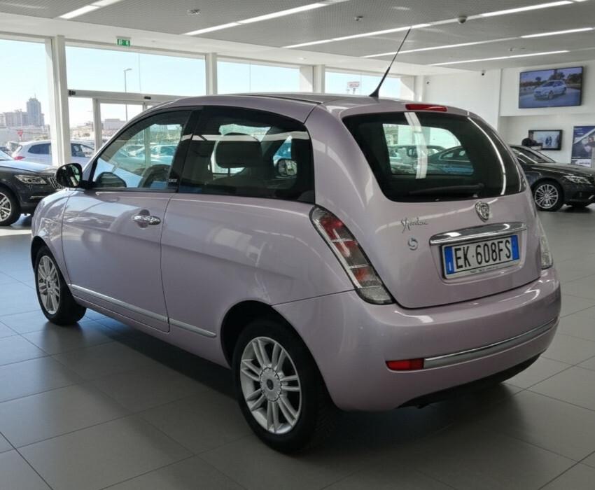 Lancia Ypsilon 1.2 69 CV Unyca