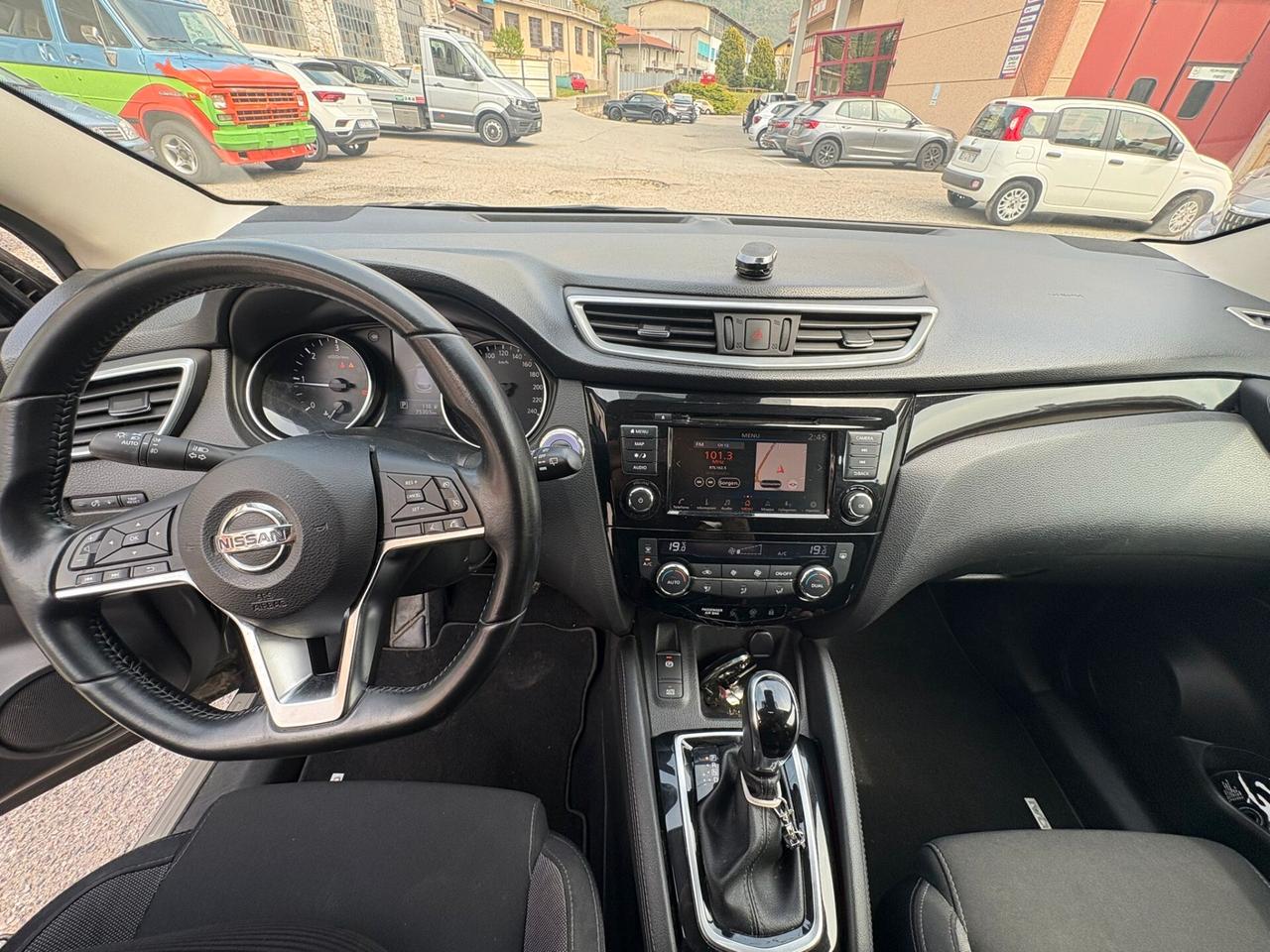 Nissan Qashqai 1.5 Business cambio aut.