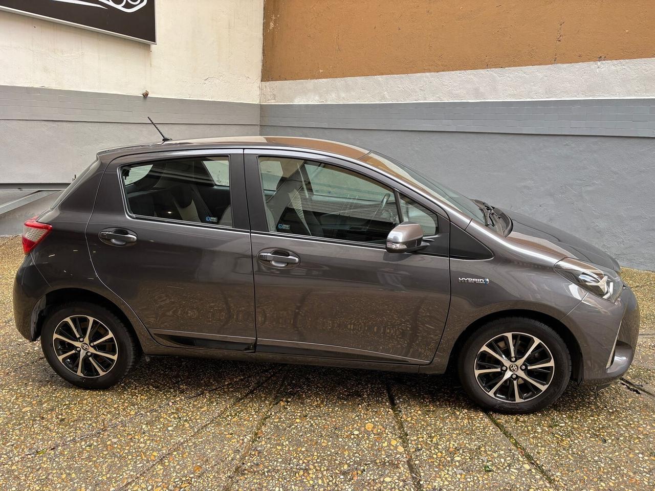 Toyota Yaris 1.5 hybrid NO VINCOLO FINANZIAMENTO