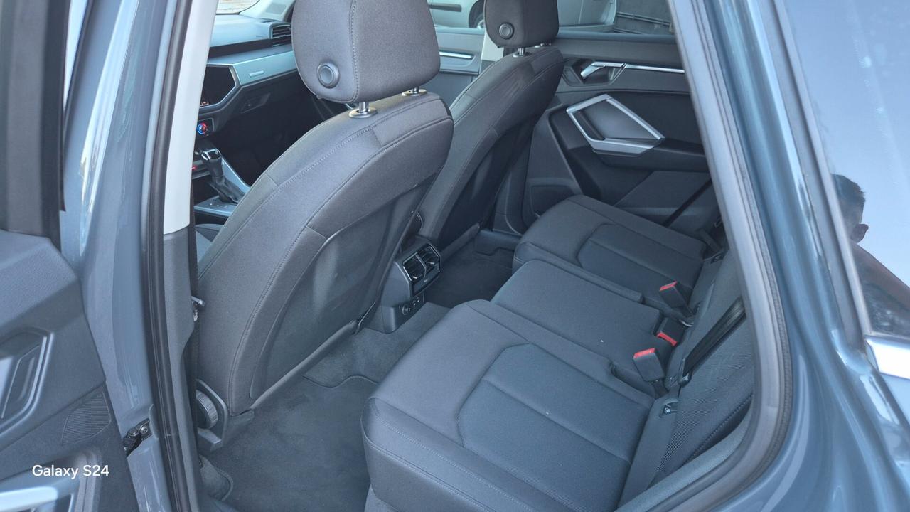 Audi Q3 35 TDI Business Advanced