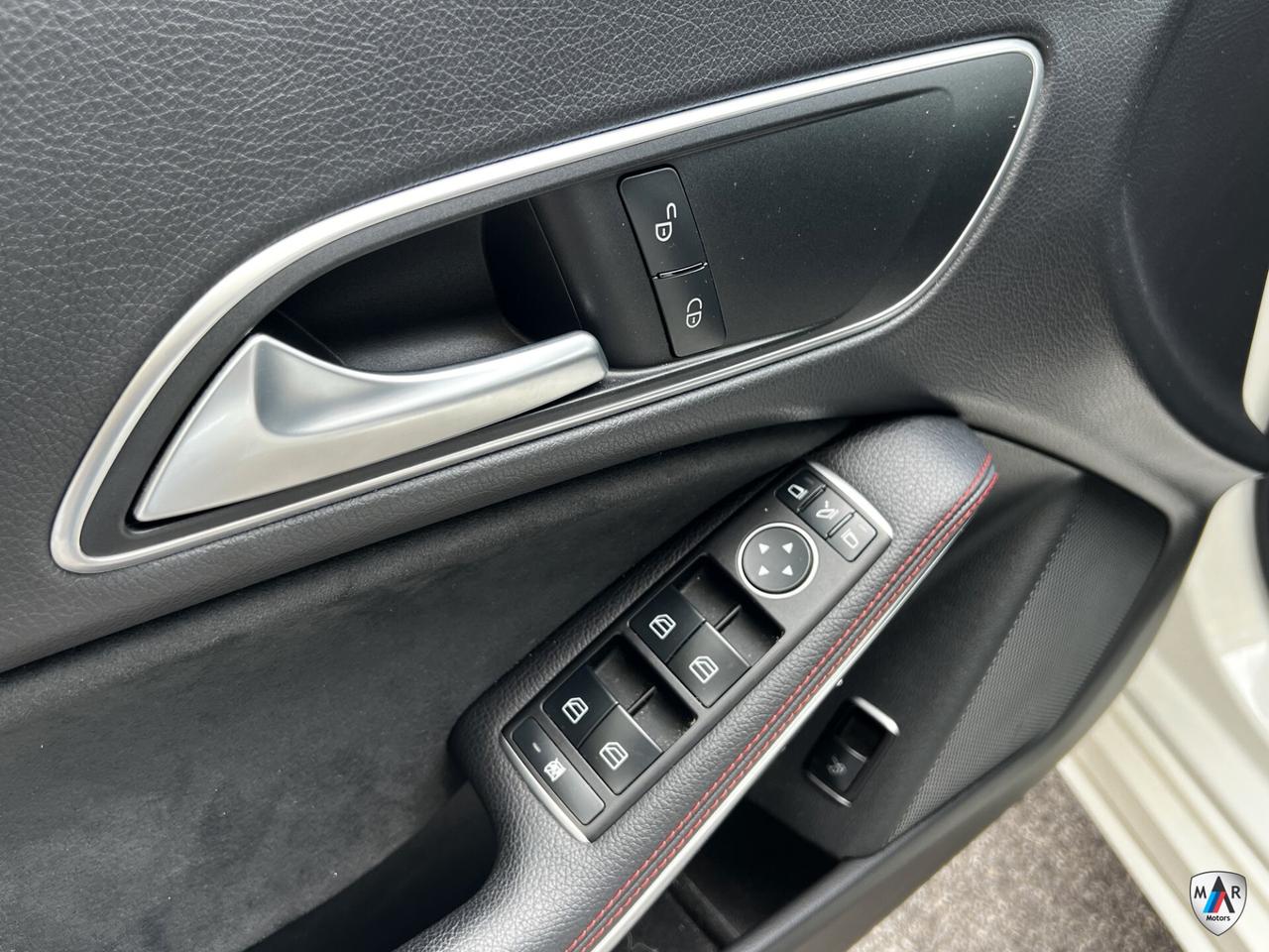 Mercedes-benz CLA 220 d Automatic Premium Dark Night