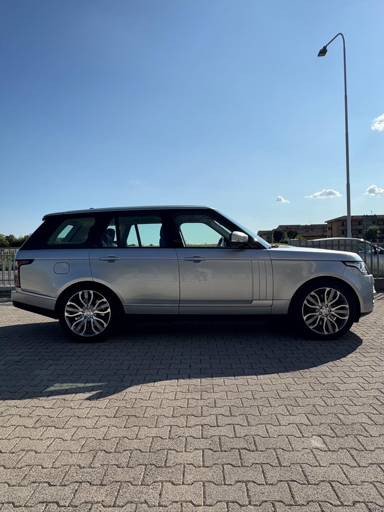 Land Rover Range 4.4 SDV8 Autobiography Black LWB