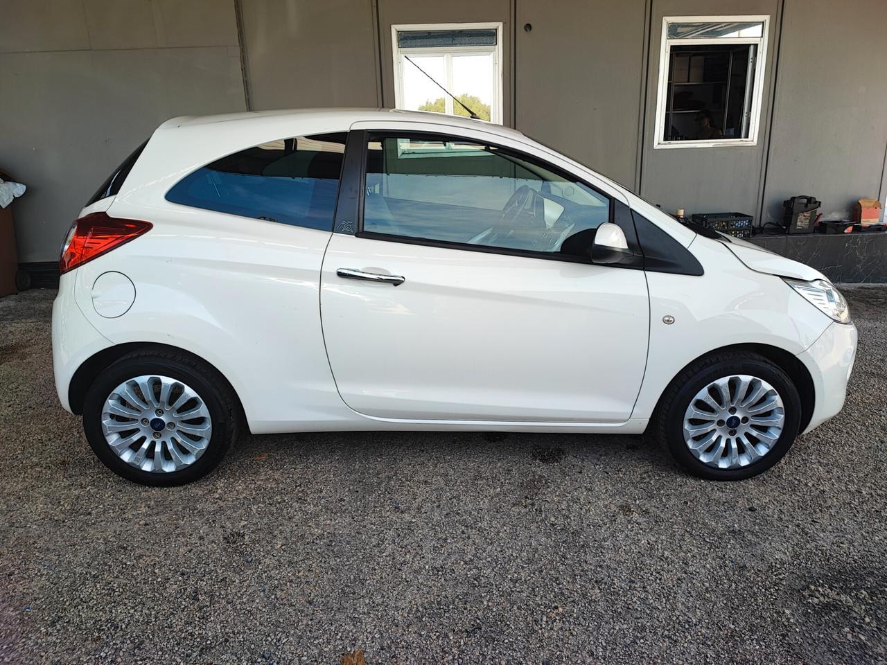 Ford Ka 1.2 8V 69 CV Black&White Edition