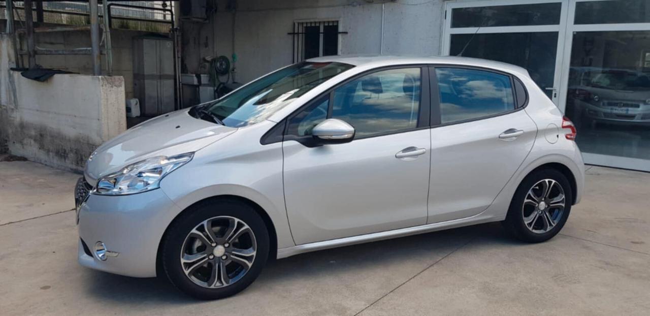 Peugeot 208 1.2 Benzina 82cv Allure