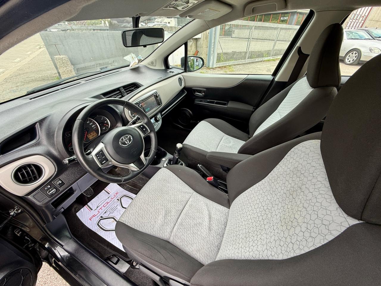 Toyota Yaris 1.0 5 porte Lounge 2011 OK NEOPTENTATI