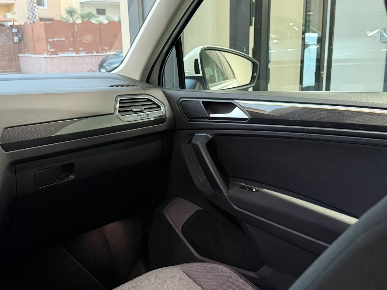 Volkswagen Tiguan 2.0 TDI 150 CV SCR DSG Elegance