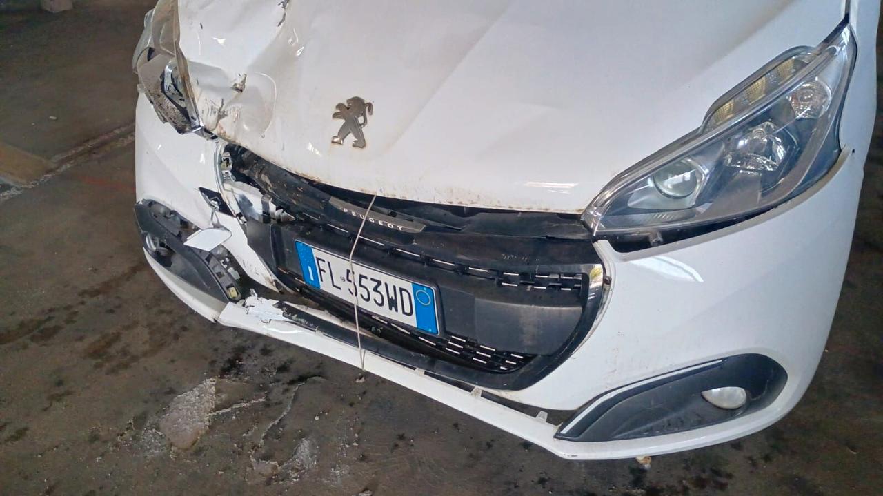Ricambi Peugeot 208 PureTech 82 5 porte Black Line