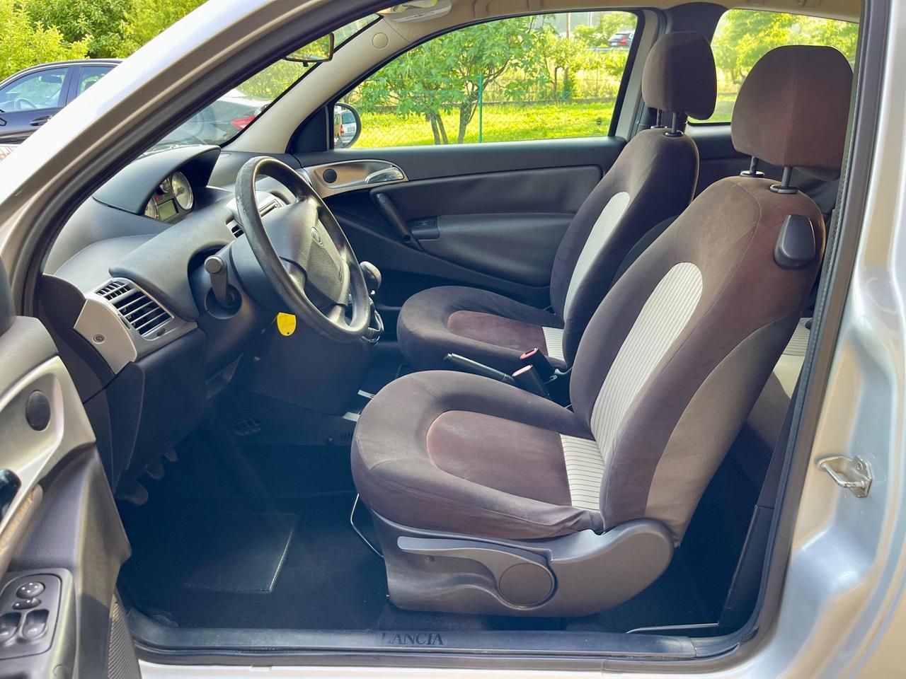 Lancia Ypsilon 1.2 Argento