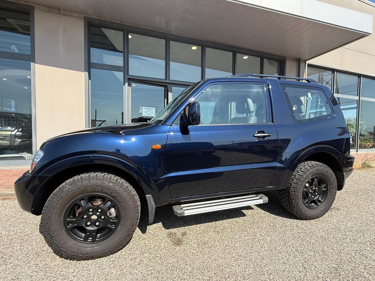 Mitsubishi Pajero 2.5 TDI 3p. my02"