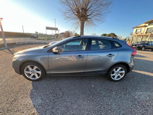 VOLVO V40 Cross Country D2 1.6 Momentum