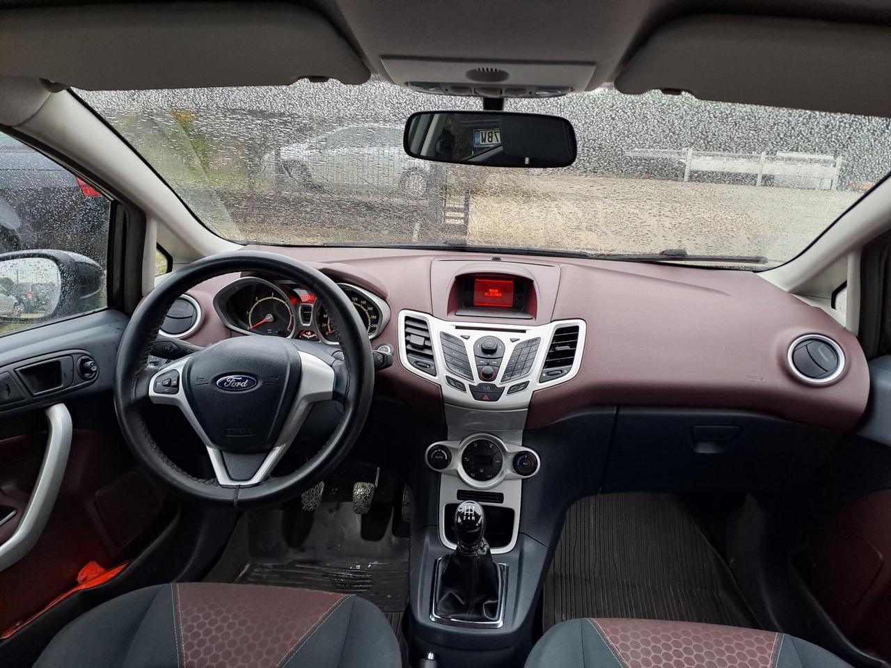 Ford Fiesta 1.4 TDCi 68CV 5 porte Titanium