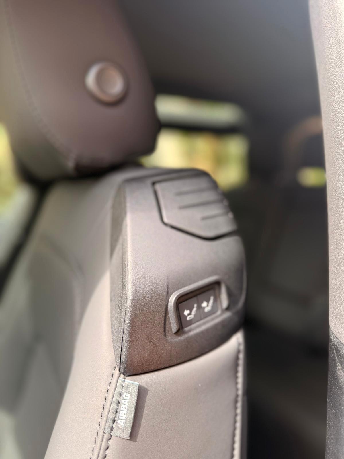 Land Rover Defender 110 2.0 Si4 PHEV 300 CV AWD Auto X-Dynamic SE