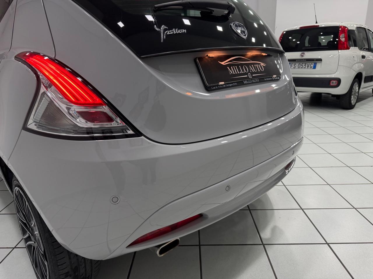 Lancia Ypsilon 1.2 69 CV 5 porte GPL Ecochic Gold