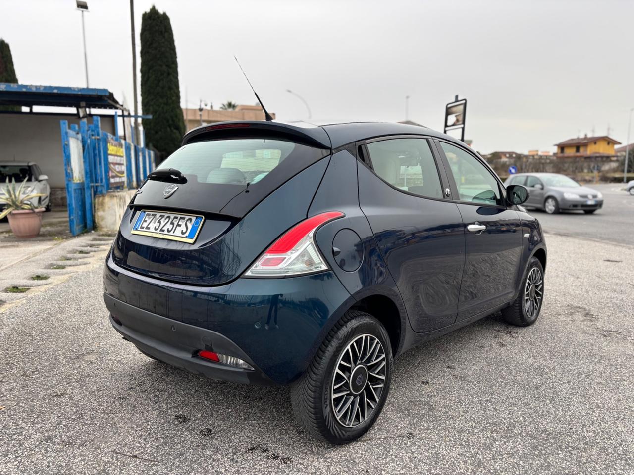 Lancia Ypsilon 0.9 TwinAir 85 CV 5 porte S&S DFN 30th Anniversary