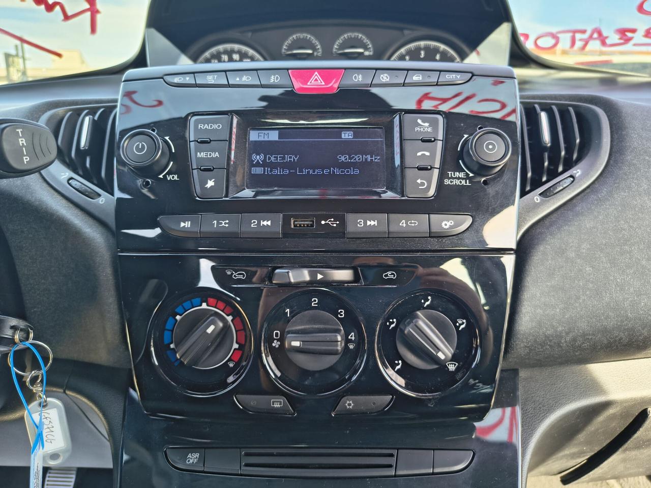 Lancia Ypsilon 1.0 Hybrid 5 PORTE * OK NEOPATENTATI