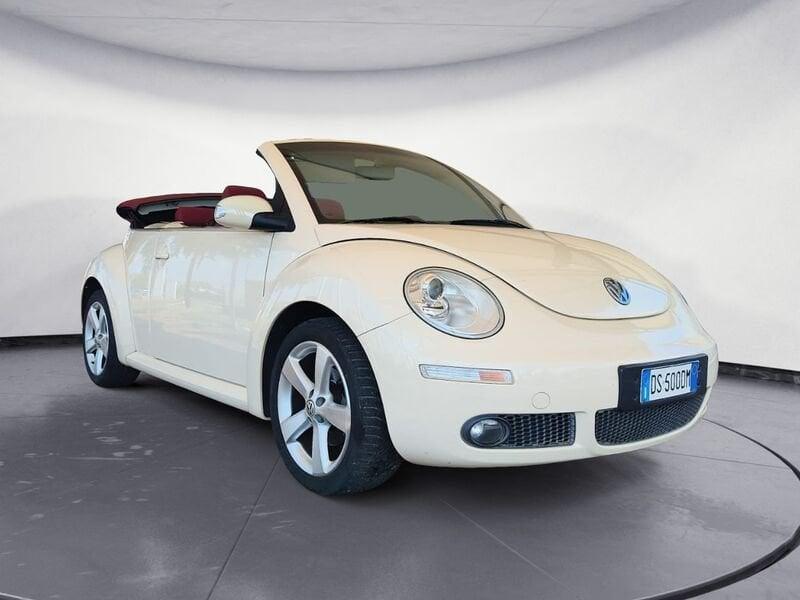 Volkswagen New Beetle New Beetle Cabrio 1.6 limited Red Edition