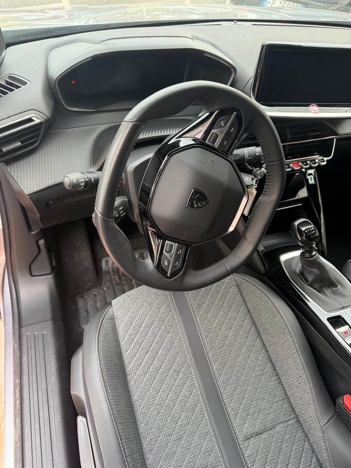 Peugeot 2008 PureTech 100 S&S Allure