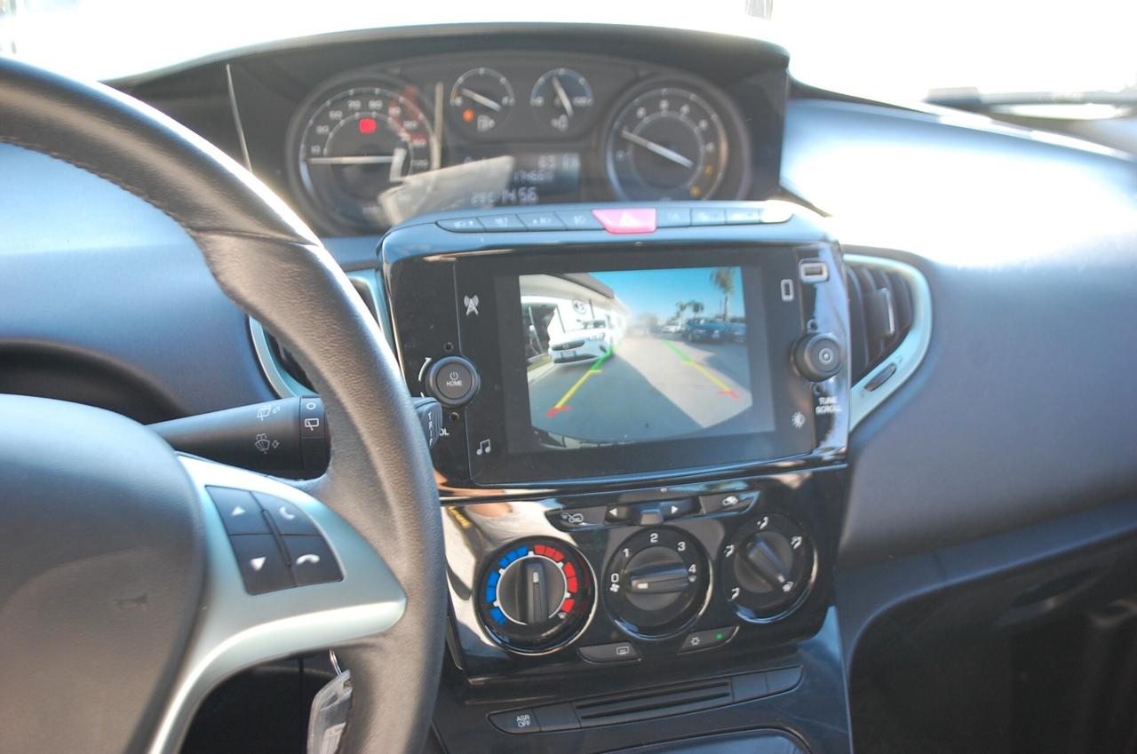 Lancia Ypsilon 1.0 firefly hybrid 70CV Gold Plus S&S Uff Italy