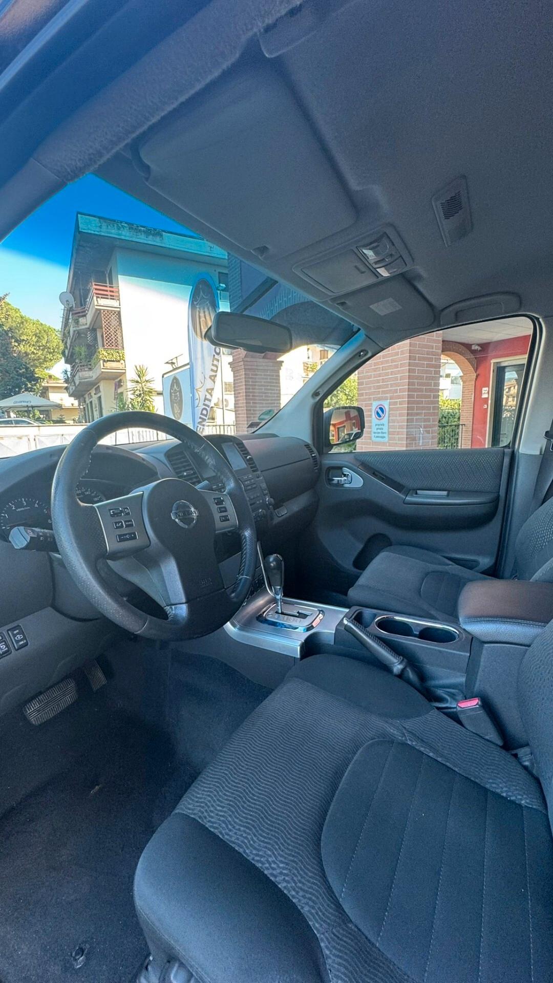 Navara 2.5 dCi 190CV 4 porte Double Cab LE pick-up lungo lunga cabina