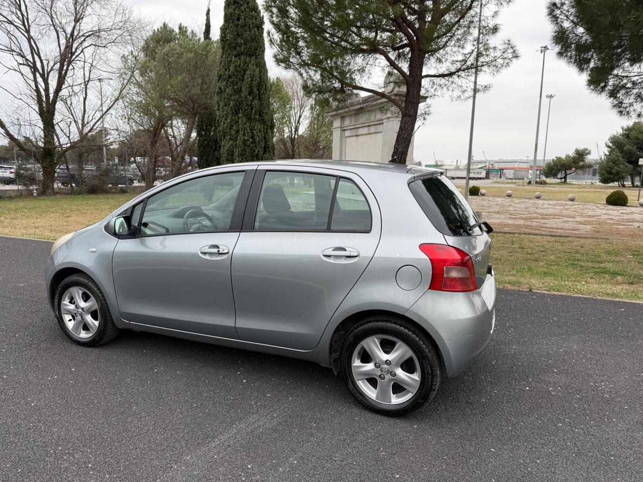 Toyota Yaris 1.0 5 porte