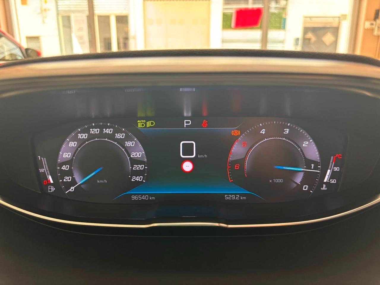 Peugeot 3008 1.5 HDI **FULL OPTIONAL** PARI AL NUOVO