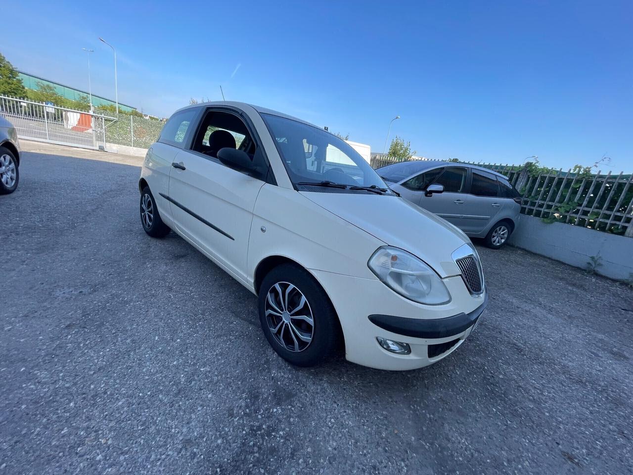 Lancia Ypsilon 1.2 Oro