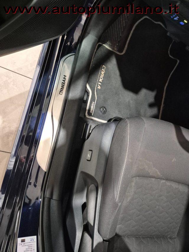 TOYOTA Corolla Touring Sports 1.8 Hybrid Business