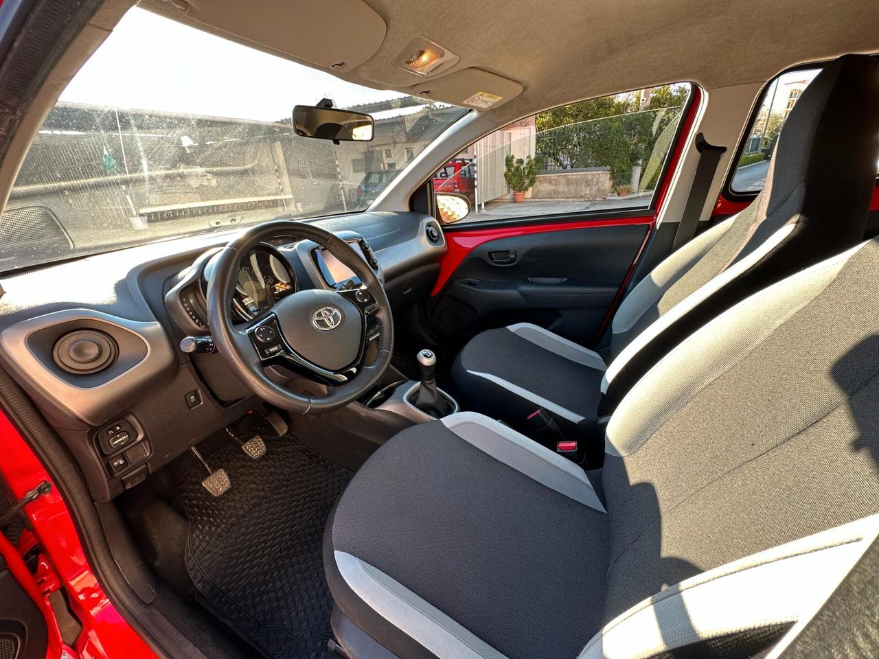Toyota Aygo 1.0 VVT-i 69 CV 5 porte x-cool