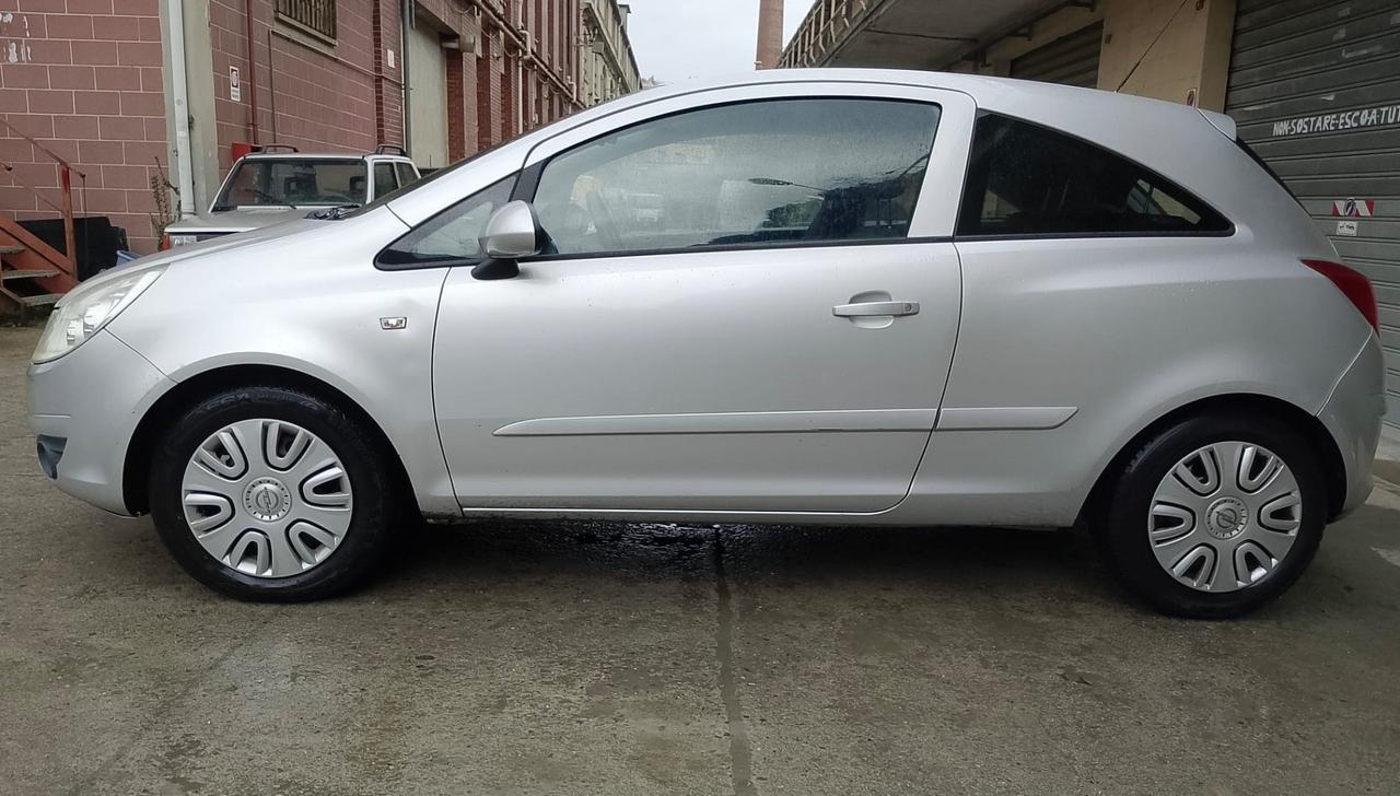 Opel Corsa 1.2 3 porte Sport