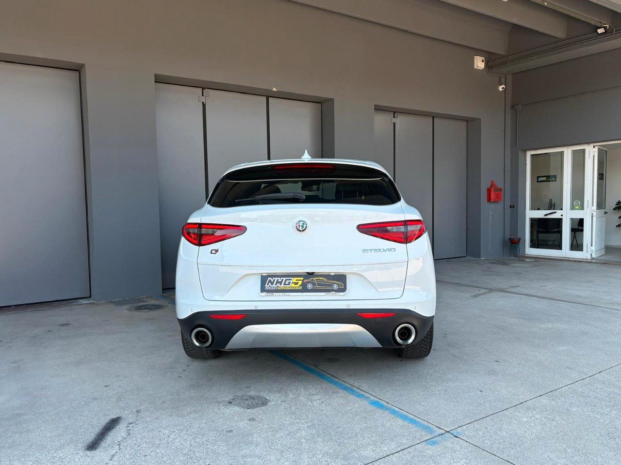 Alfa Romeo Stelvio 2.2 Turbodiesel 210 CV AT8 Q4