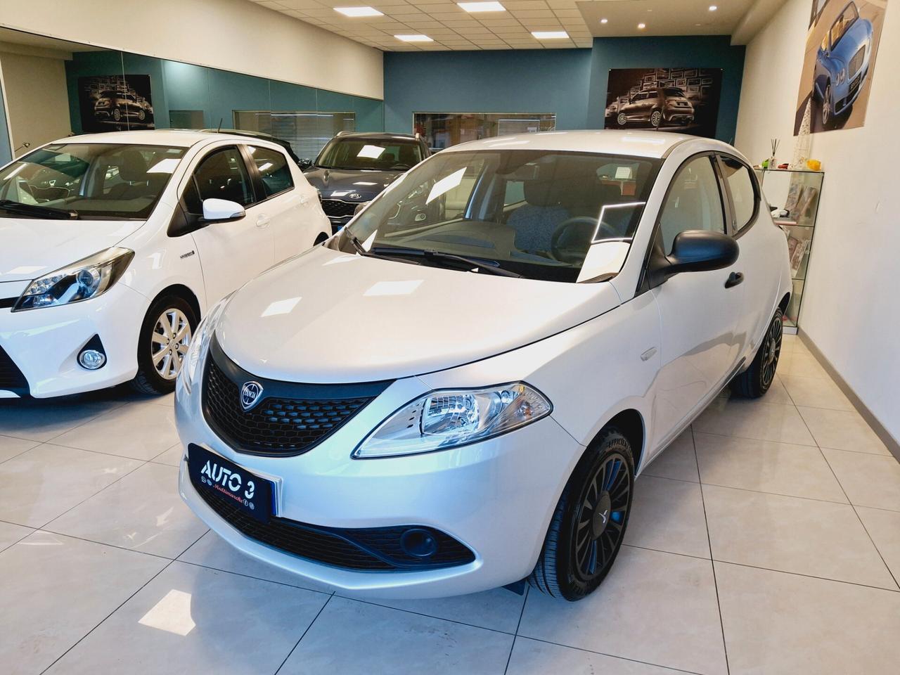 Lancia Ypsilon 1.0 FireFly 5 porte S&S Hybrid Gold