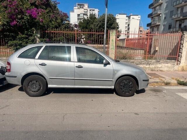 Skoda Fabia 1.2 Benzina Neo patentato