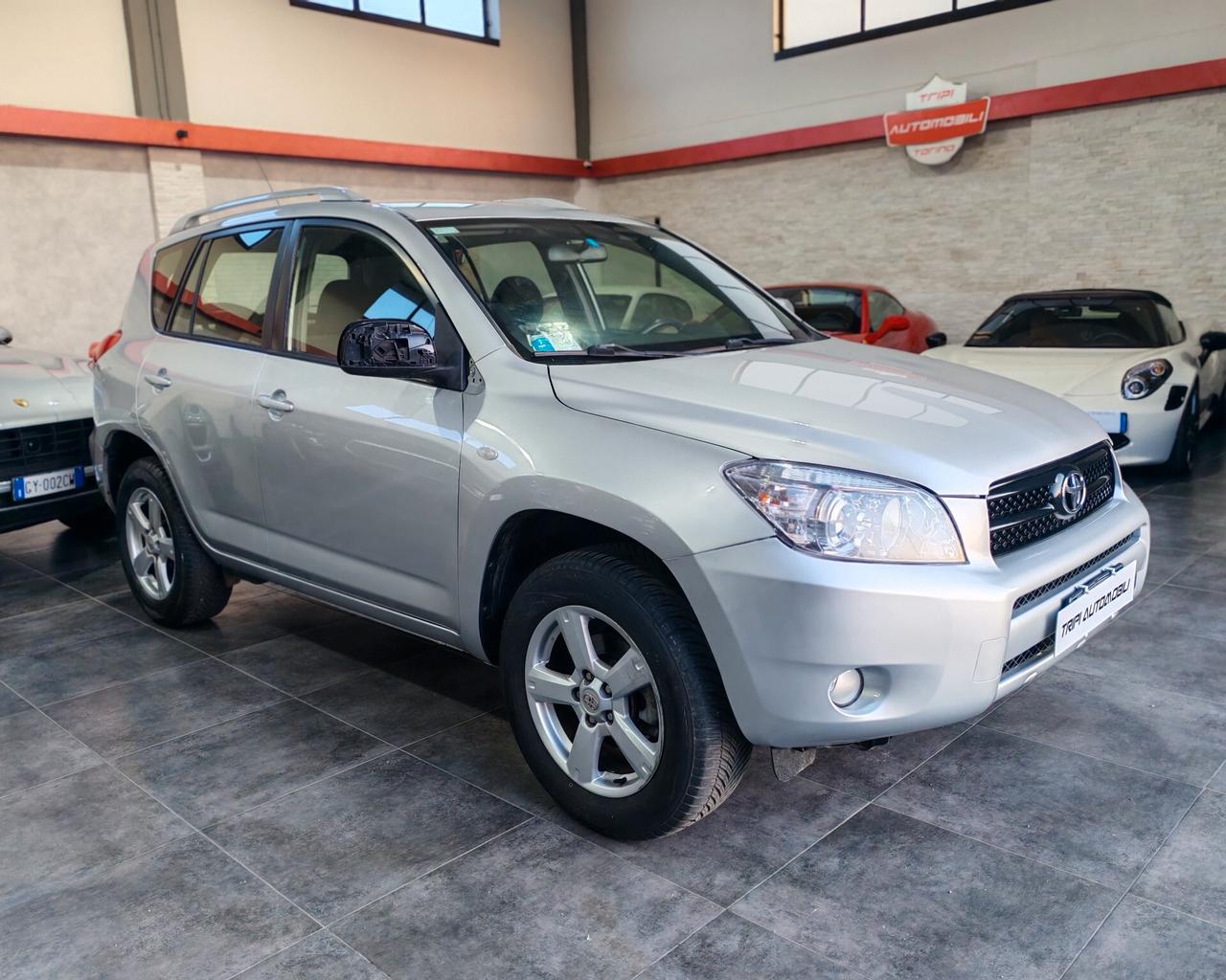 Toyota RAV 4 2.2 D-4D 136 CV Luxury