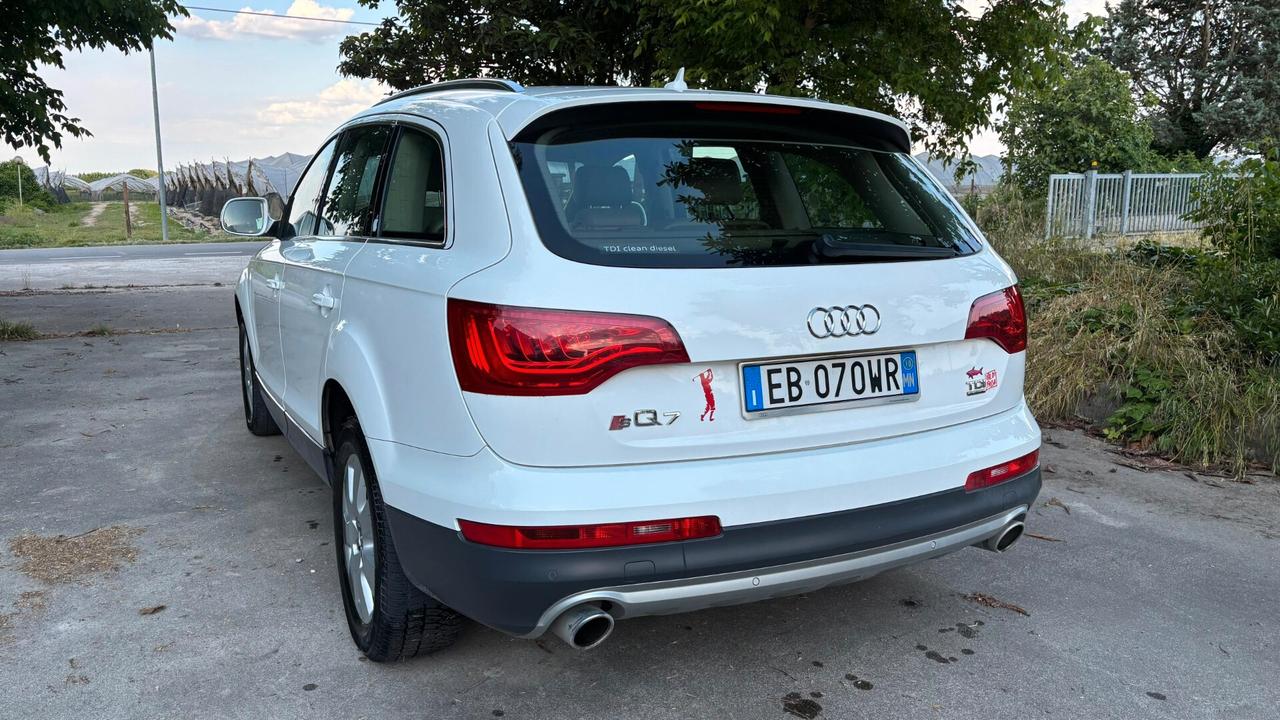 Audi Q7 3.0 TDI 240 CV clean diesel quattro tip. Advanced Plus