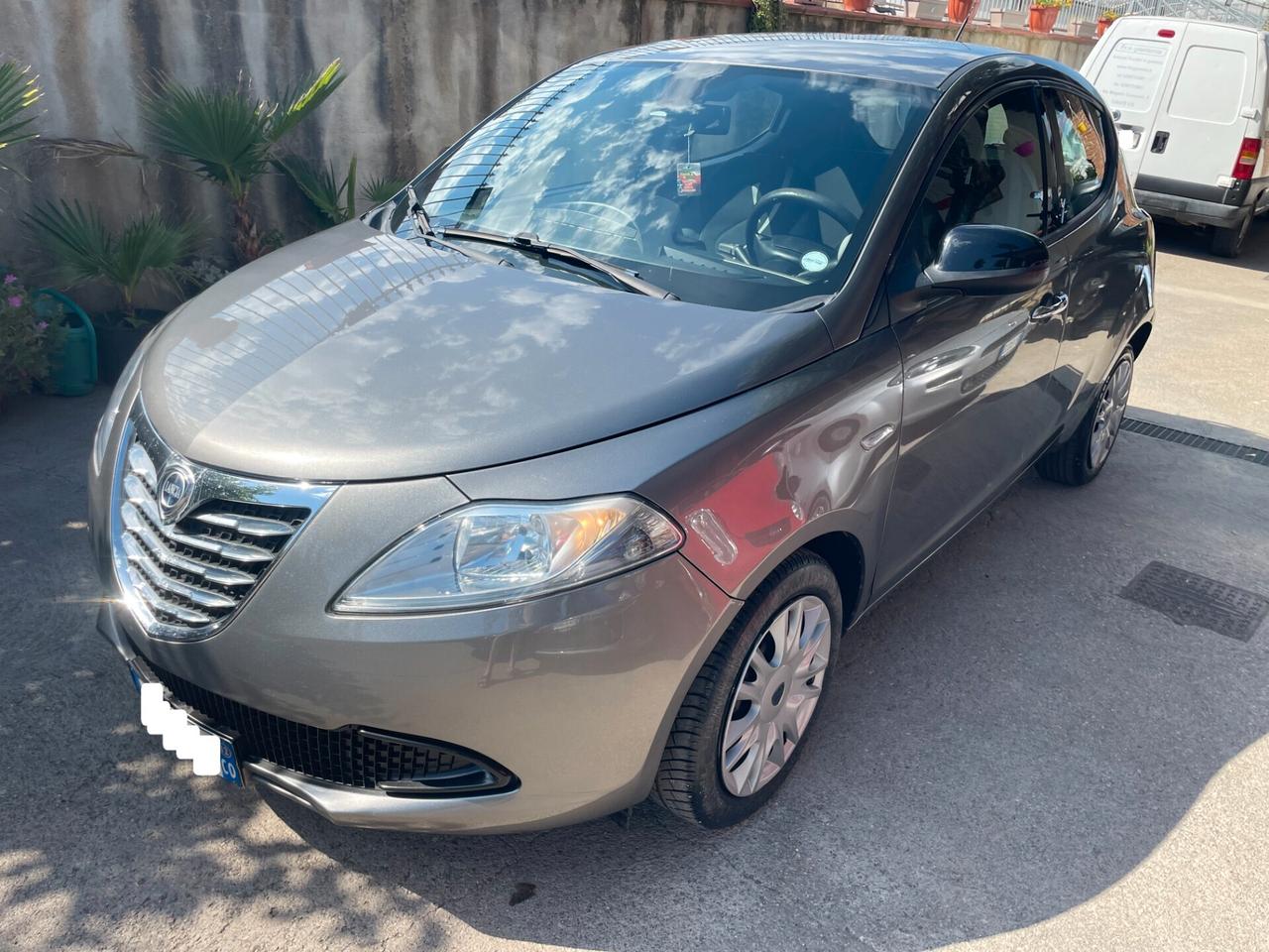 Lancia Y Ypsilon 1.2 GPL NUOVO Gold FULL 126.000 KM! TAGLIANDATA NEOPATENTATI