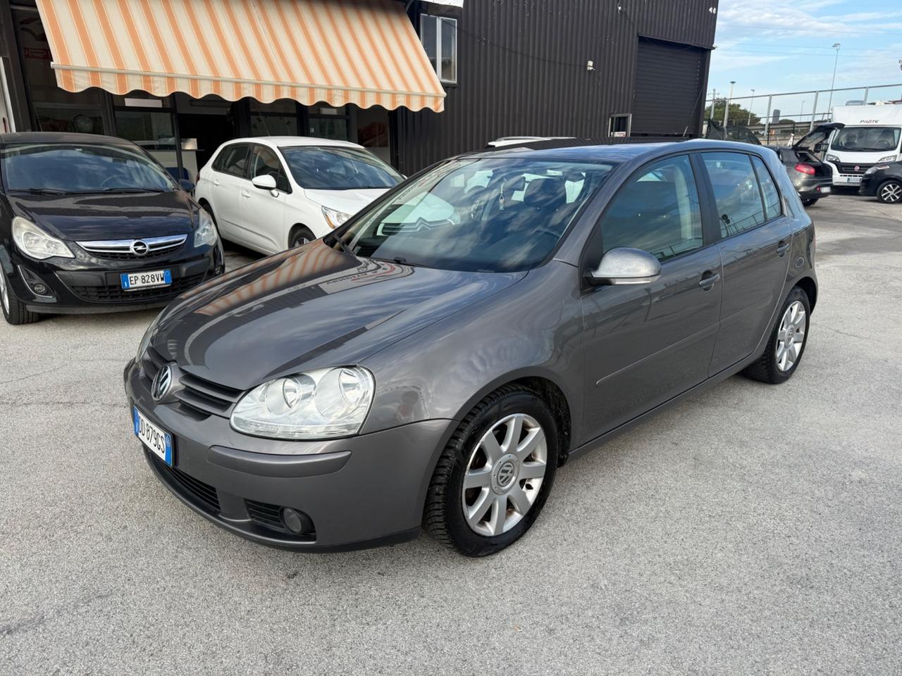 Volkswagen Golf 1.9 TDI 5p. Sportline