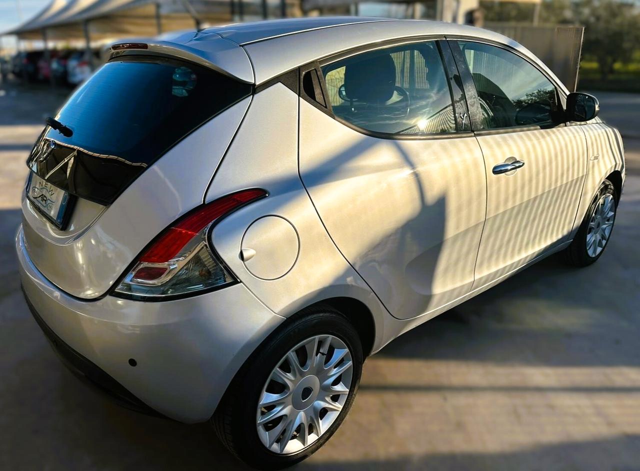 Lancia Ypsilon 1.2 69 CV Unyca