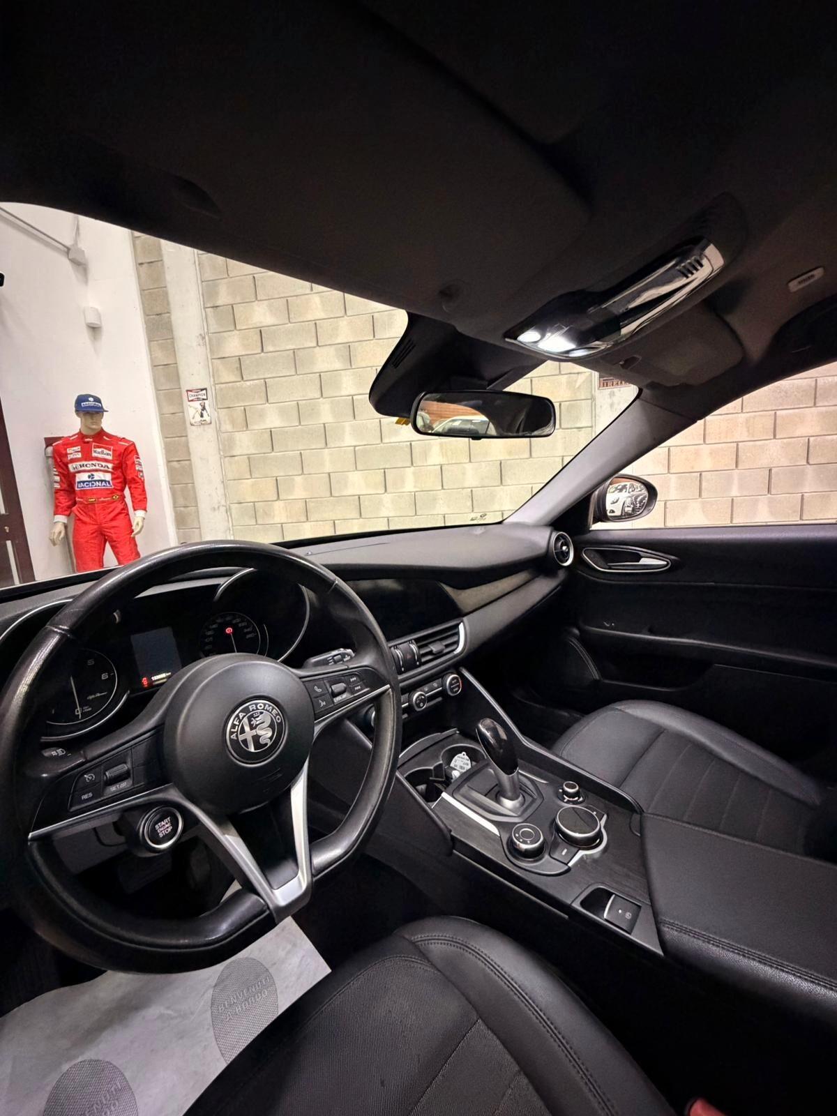 Alfa Romeo Giulia 2.2 180 CV AT8 - IVA ESPOSTA