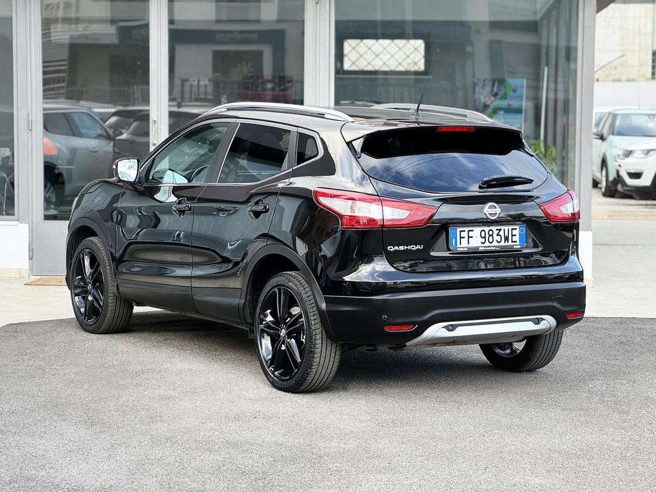 Nissan Qashqai 1.6 dCi 4WD Black Edition E6 - 2016