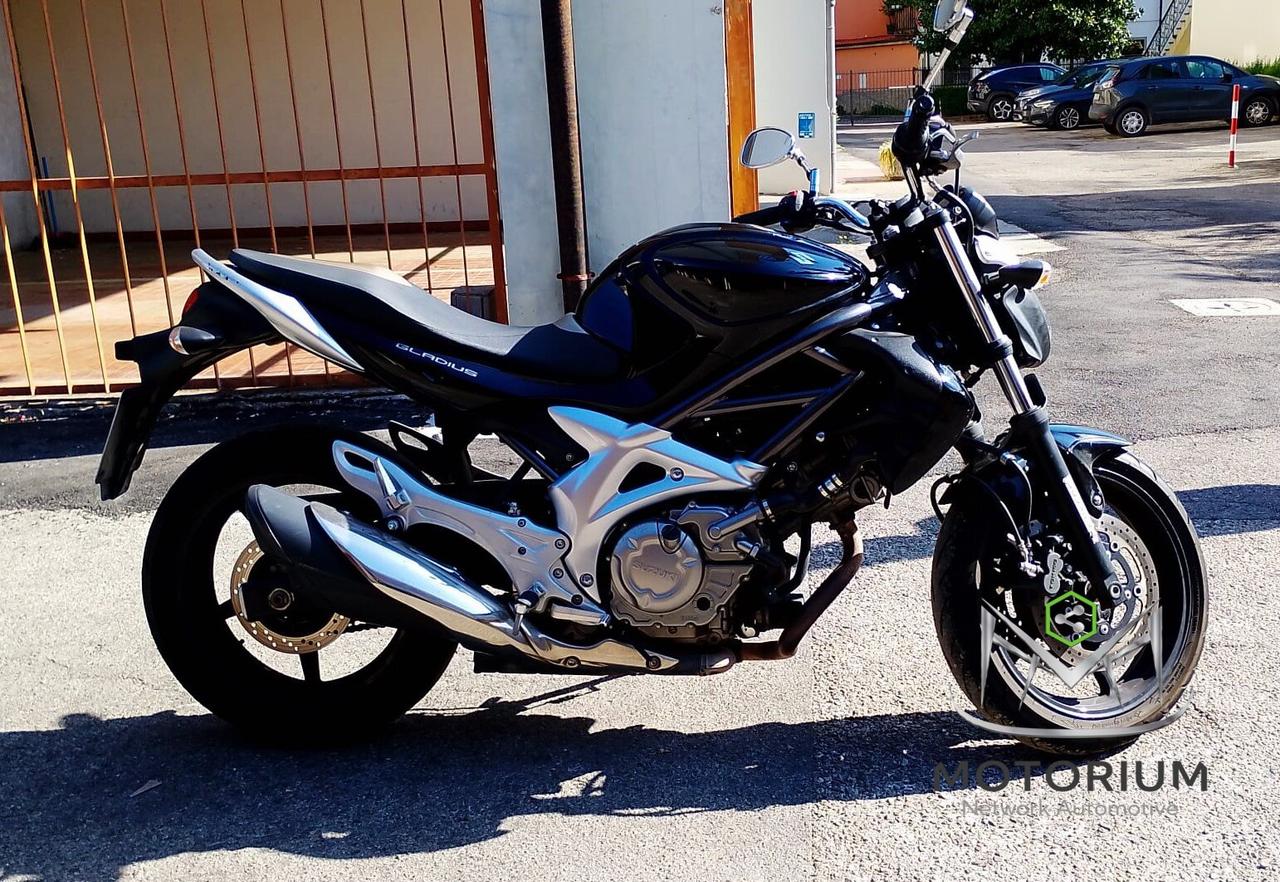 Suzuki Gladius 650