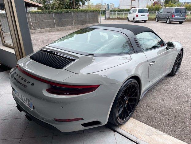 Porsche 911 Targa 3.0 4 GTS PDK - Grigio Modegrau