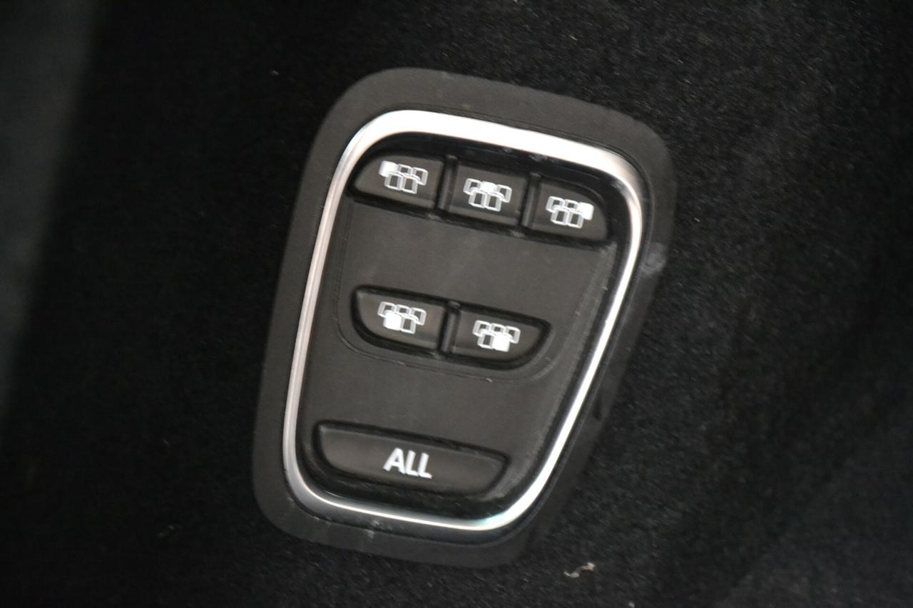 Renault Espace 2.0 dCi 190CV EDC INITIALE PARIS 4CONTROL 7 POSTI